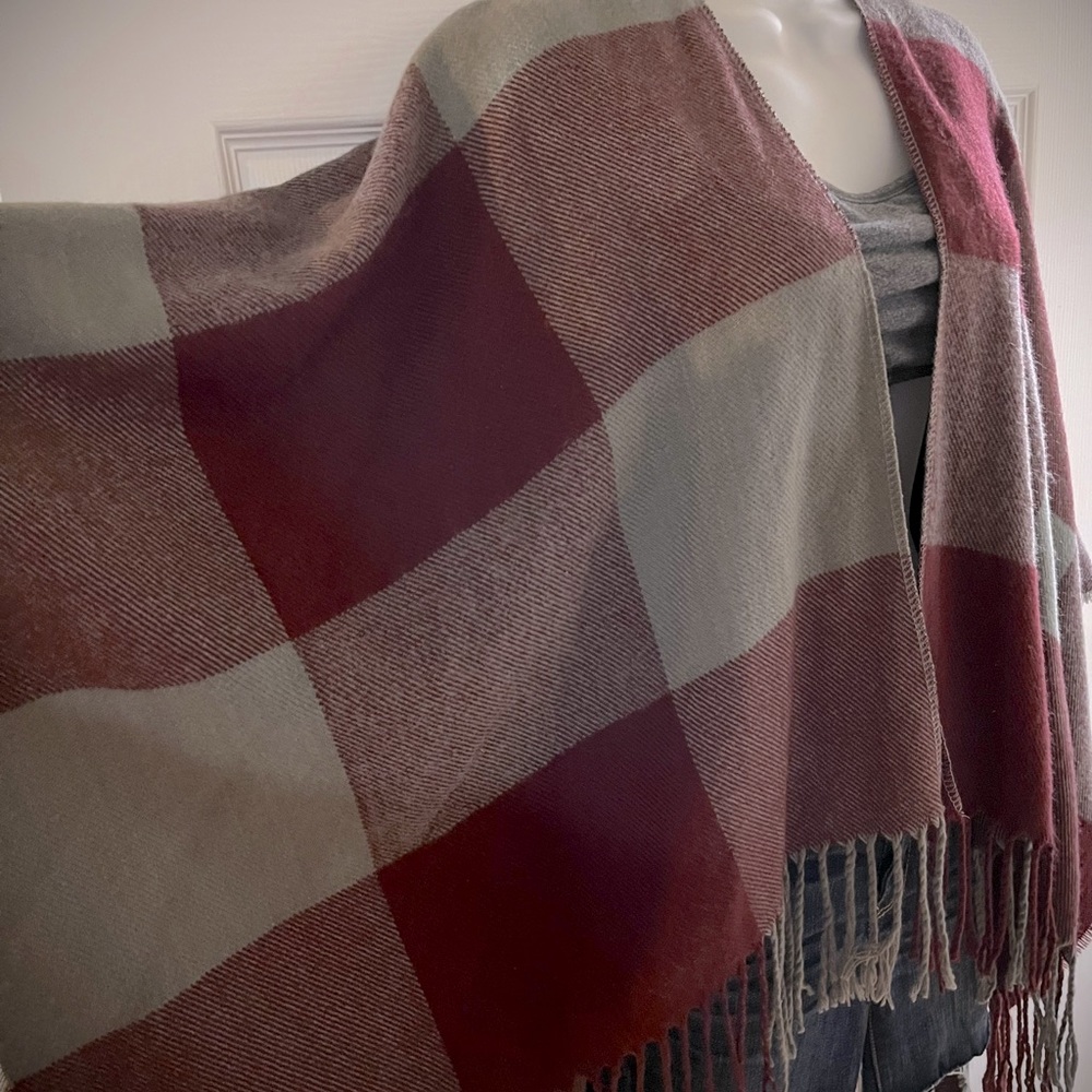 Beautiful burgundy and gray plaid ruana